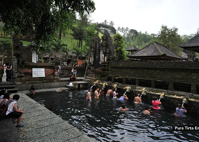 Отель Zen Sriwedari 1